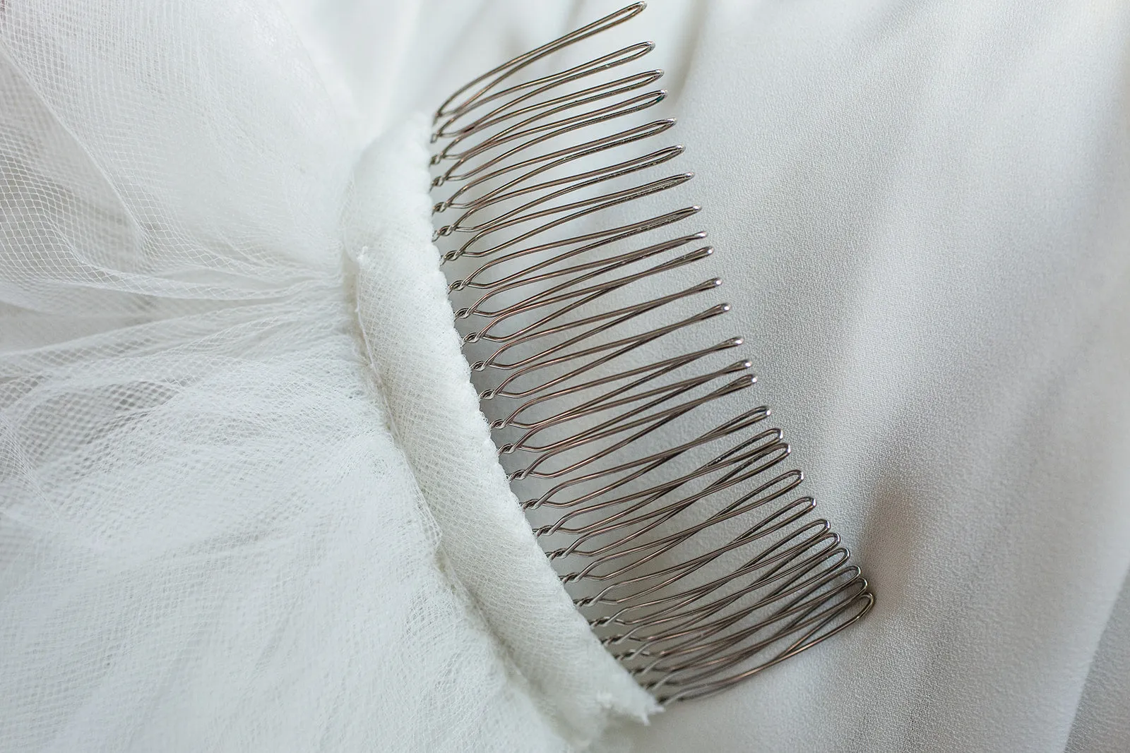 Elizabeth Johns Anais Veil