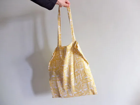 Noura tote-sold out