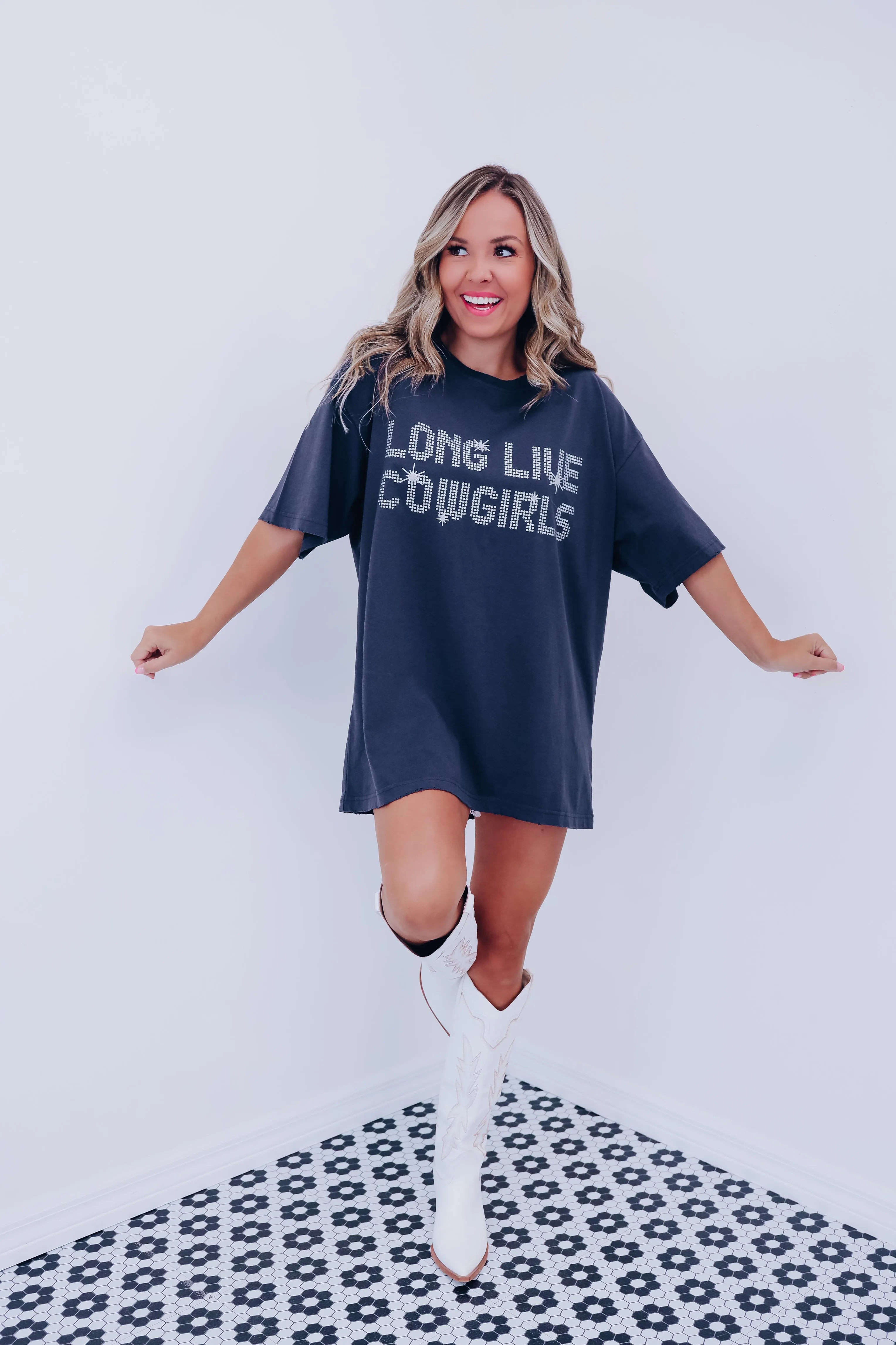 "Long Live Cowgirl" Oversized Graphic Tee - Black