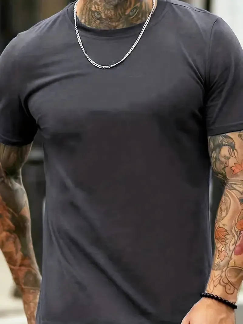 Xander – Timeless Men’s T-Shirt